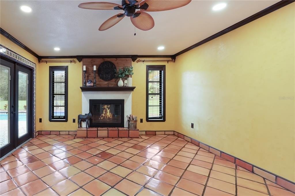 Racimo Dr, Sarasota, FL 34240