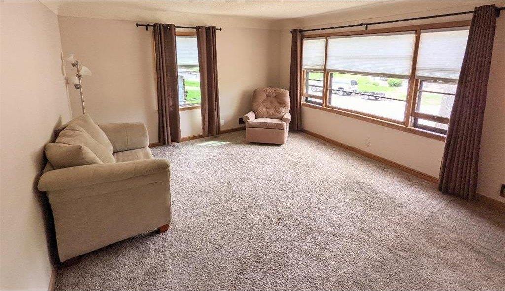 Mcnair Dr N, Minneapolis, MN 55422