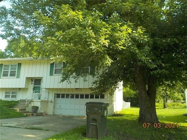 E Culton St, Warrensburg, MO 64093