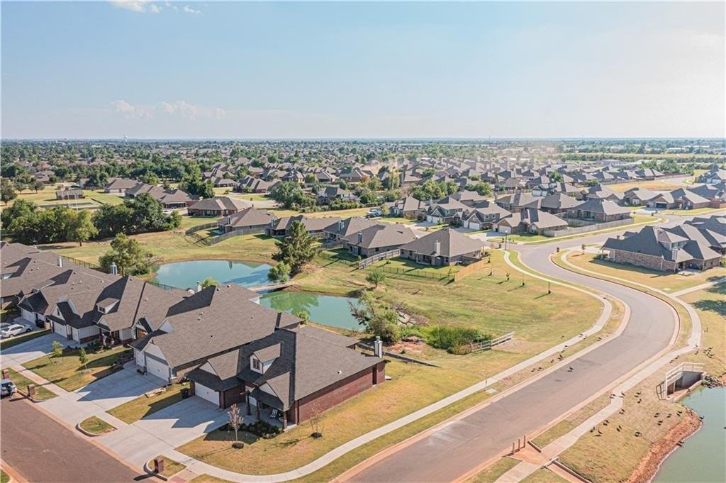 Lola Ct, Moore, OK 73160