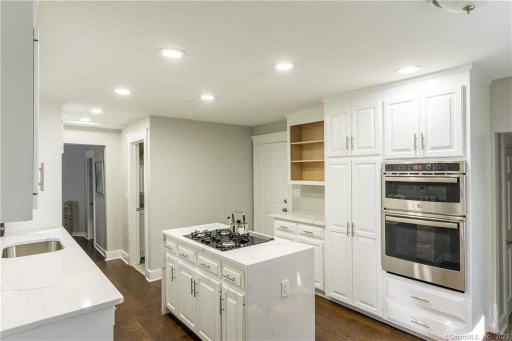Washington St, Glastonbury, CT 06033