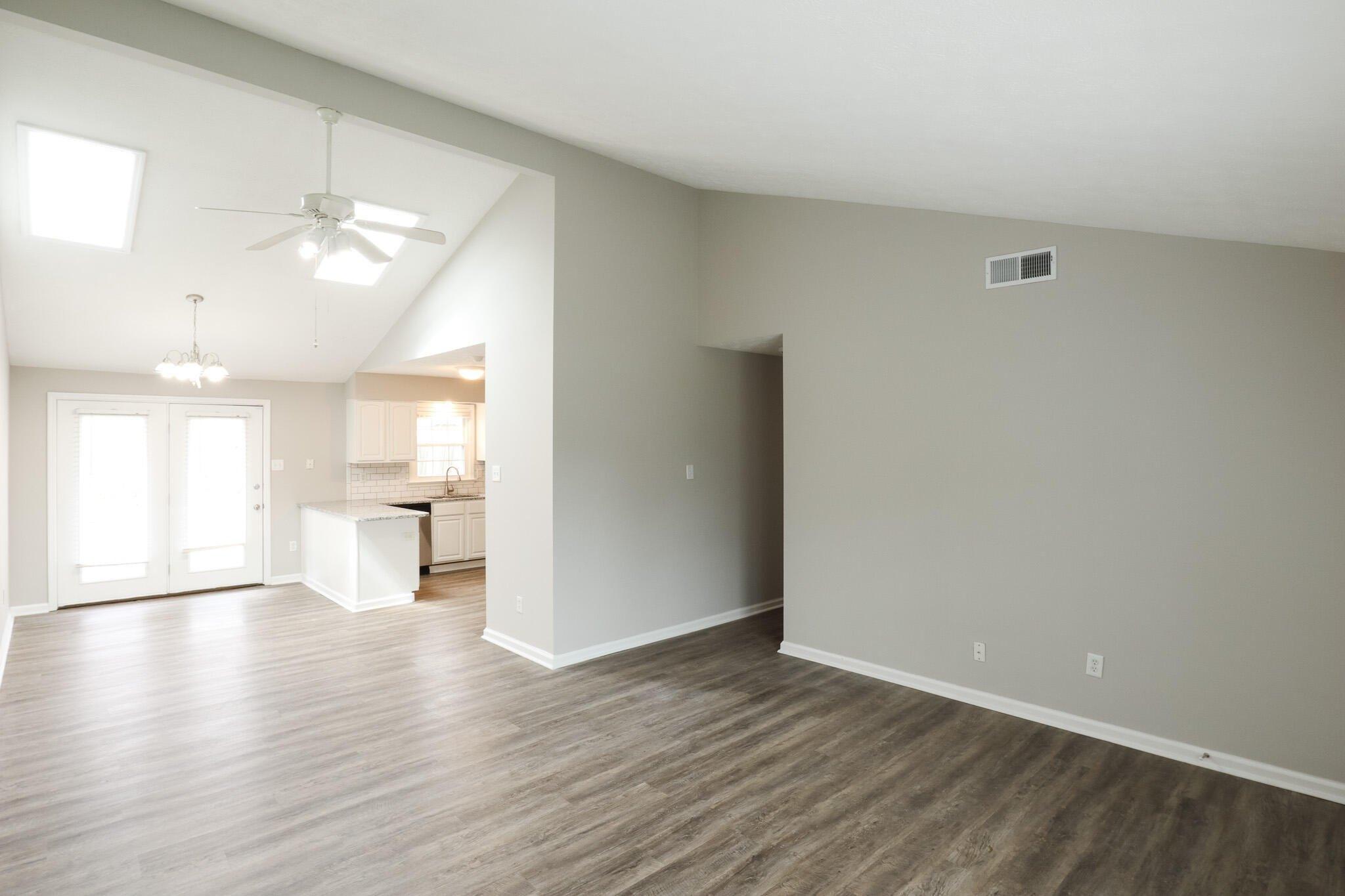 Edna Ct, Lexington, KY 40515