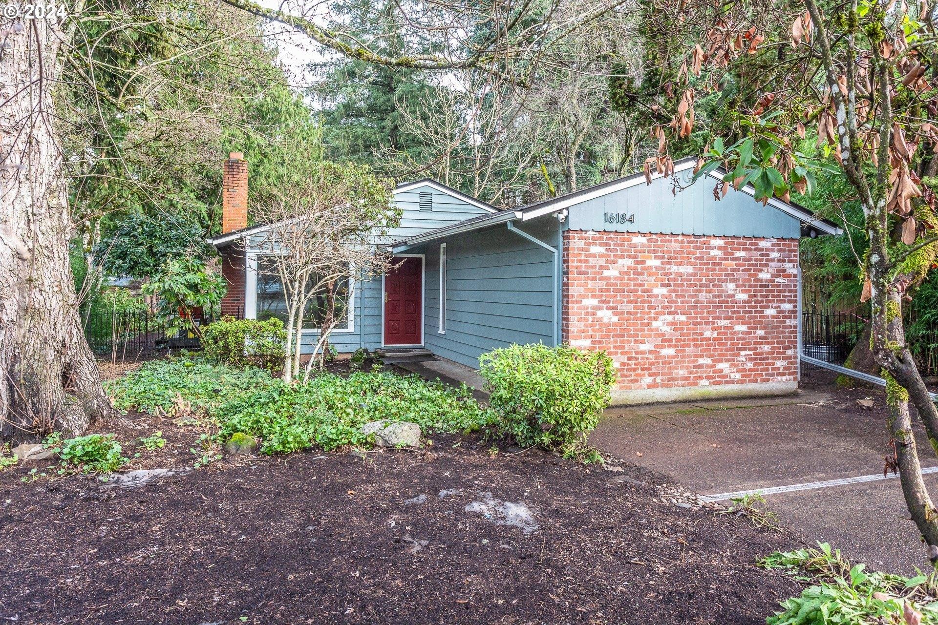Lake Forest Blvd, Lake Oswego, OR 97035