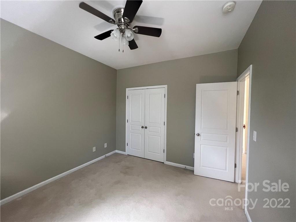 Pale Moss Ln, Charlotte, NC 28269
