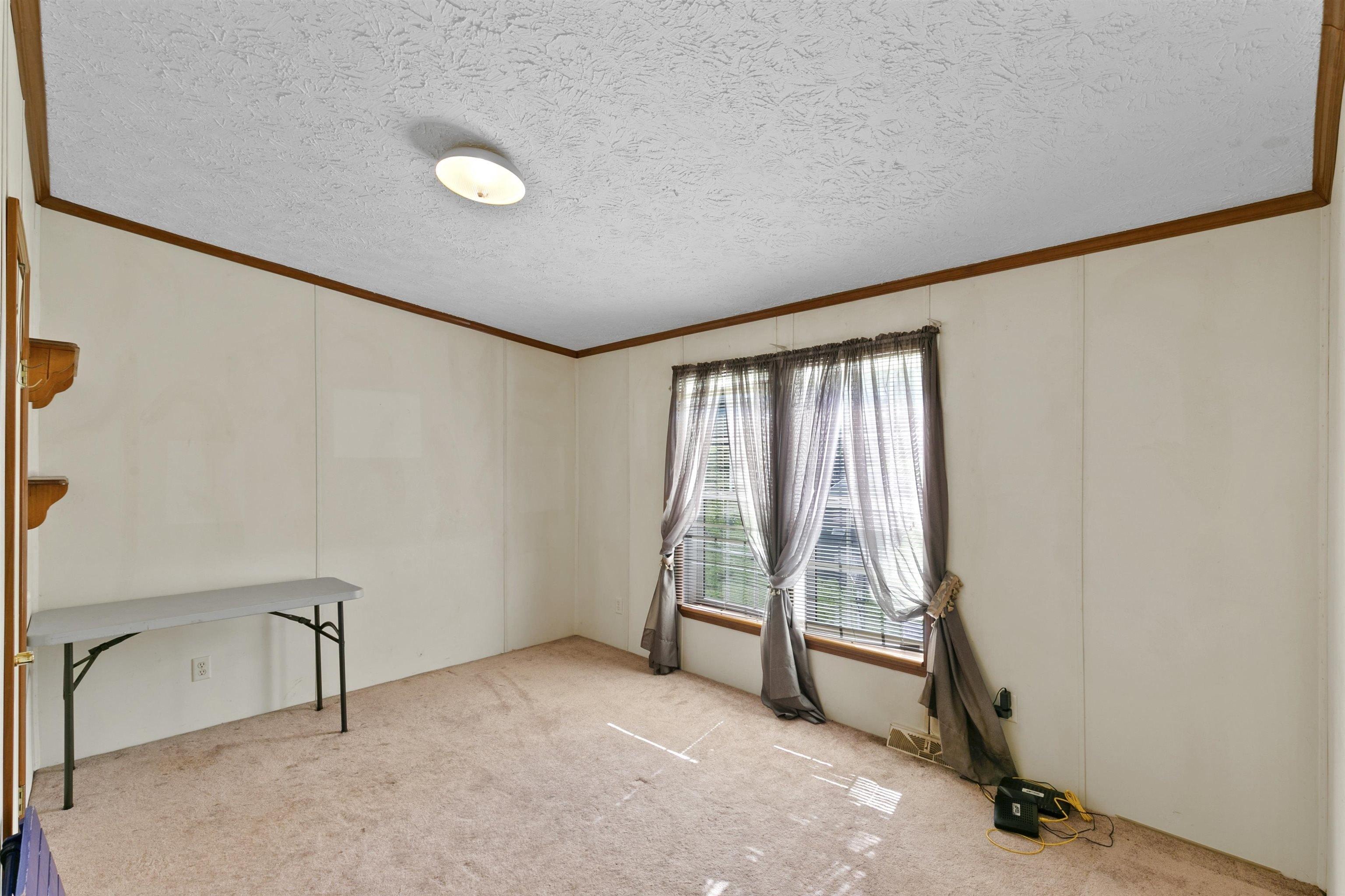 Hughes Rd E, Jackson, TN 38305