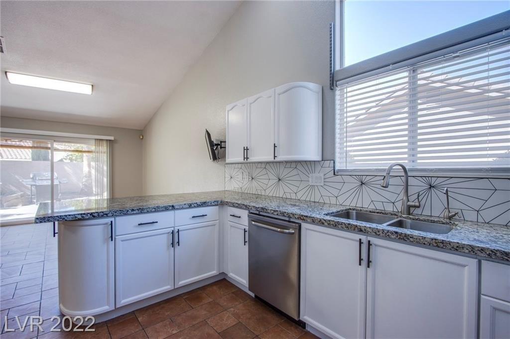 Beach Oak Ave, Henderson, NV 89002