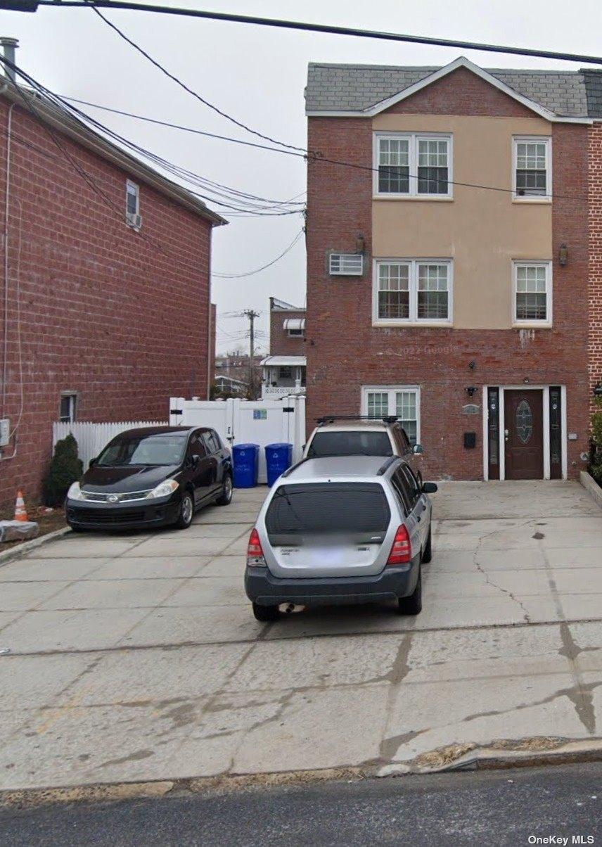 Castle Hill Ave, Bronx, NY 10473