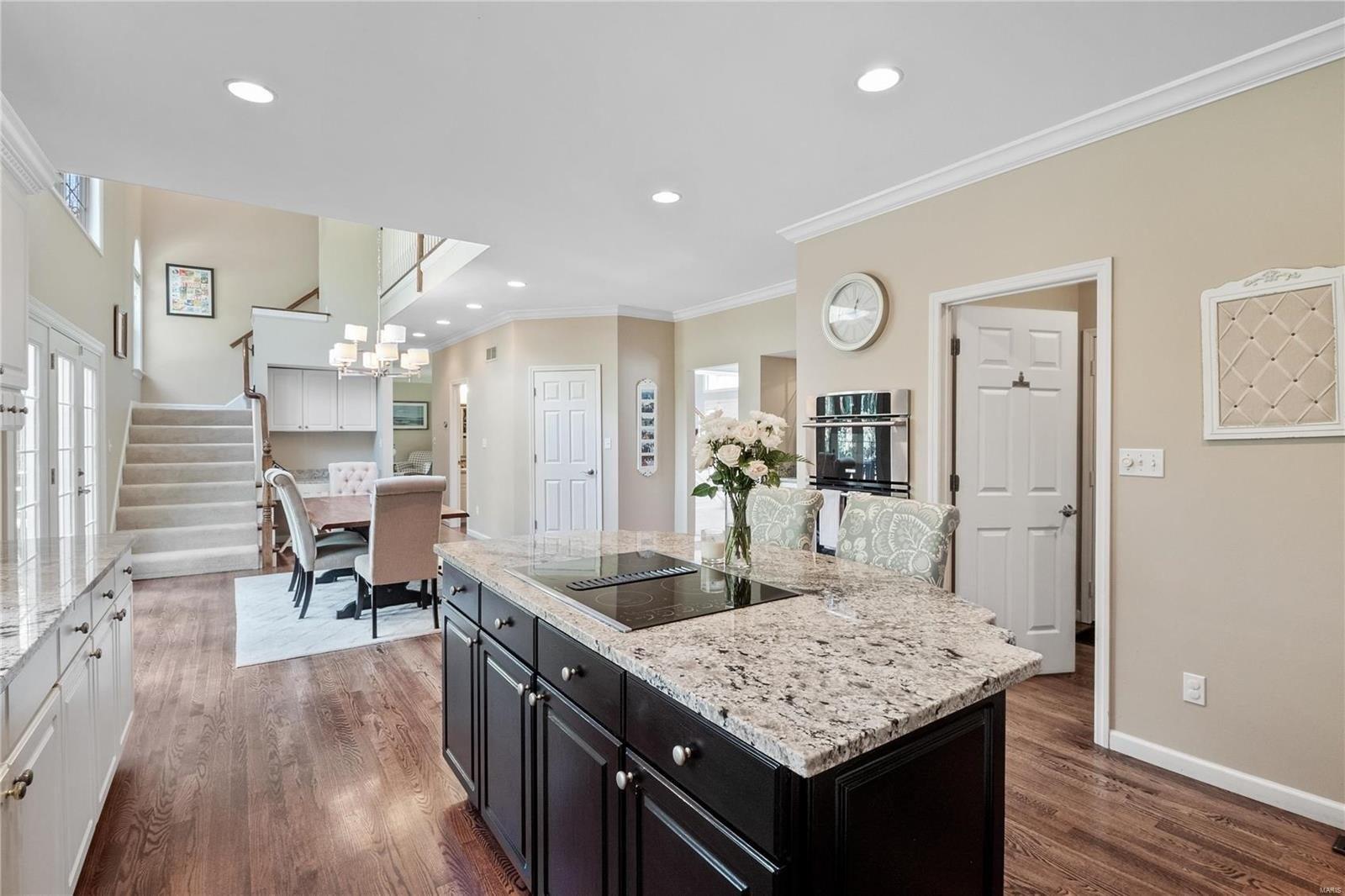 Meadowbrook Circle Ln, Chesterfield, MO 63017