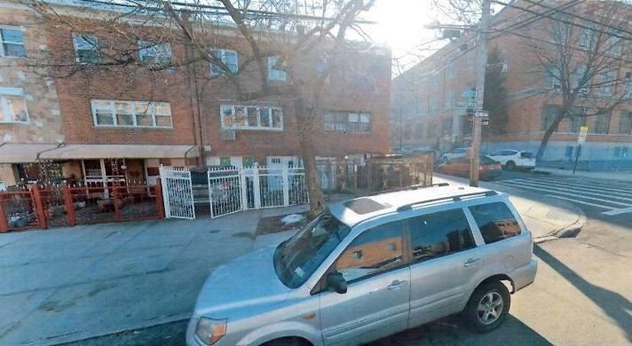 Barnes Ave, Bronx, NY 10467