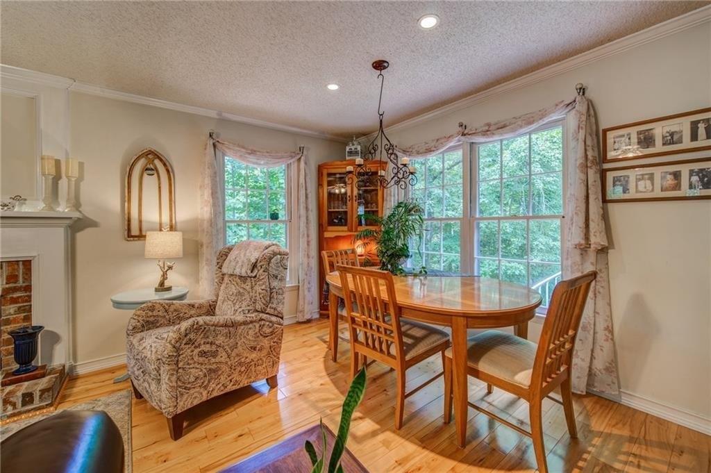 Westover Dr, Woodstock, GA 30188