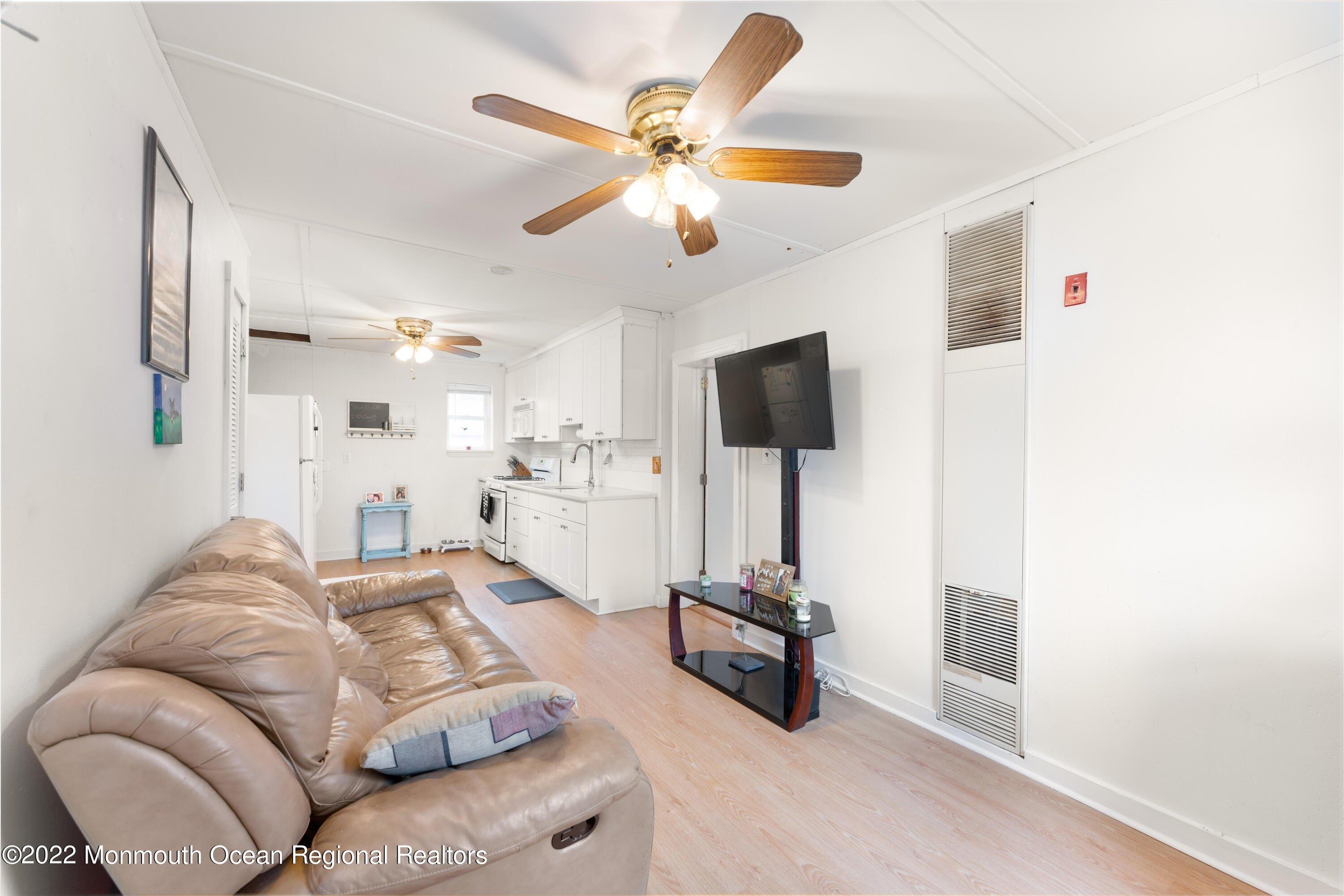 Whittier Ave, Toms River, NJ 08753
