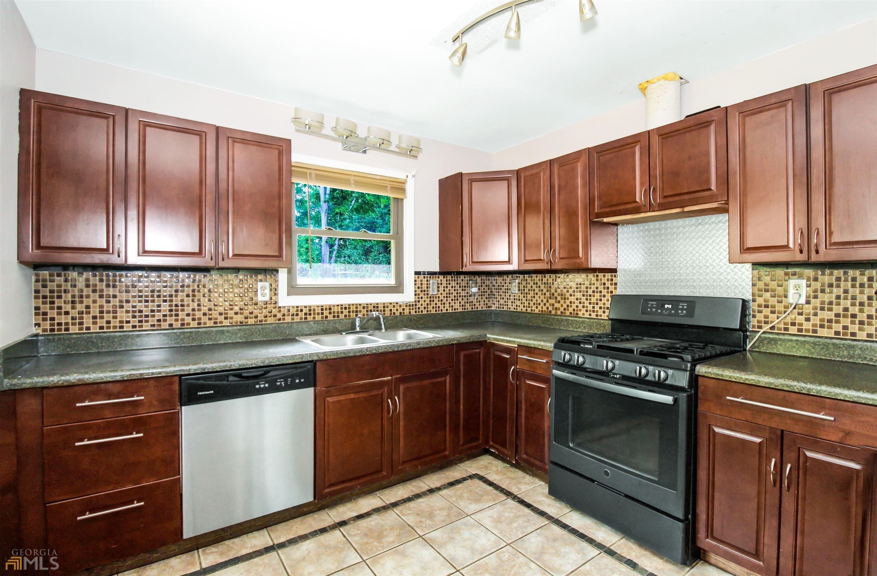 Teal Ln, Jonesboro, GA 30236