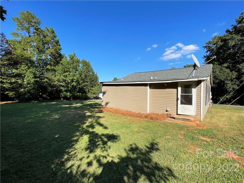 Stowe Dr, Lowell, NC 28098
