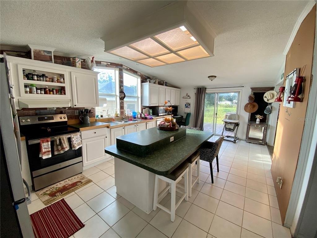 Cactus Cir E, Winter Haven, FL 33880