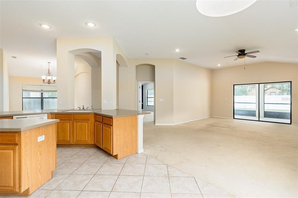 Oak Landing Blvd, Mulberry, FL 33860
