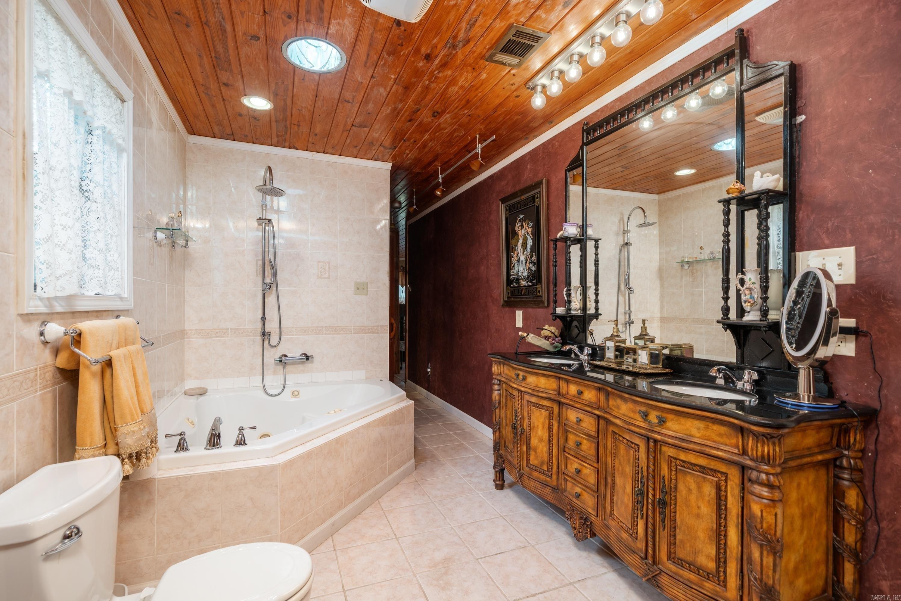 Manola Way, Los Angeles, CA 90068