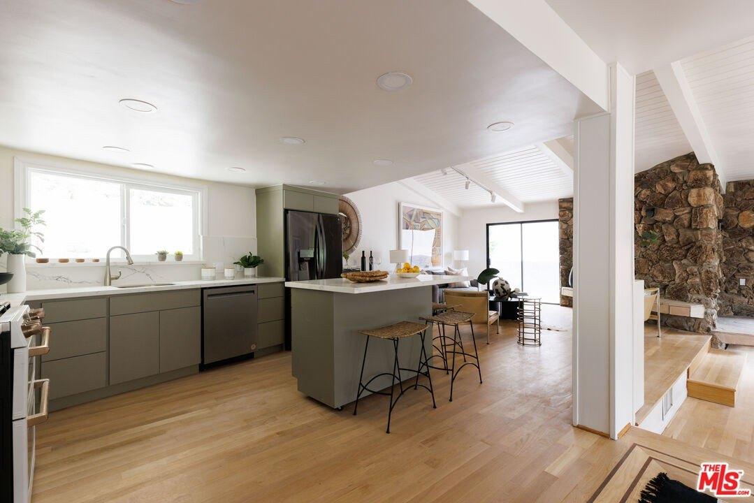 Cazaux Pl, Los Angeles, CA 90068