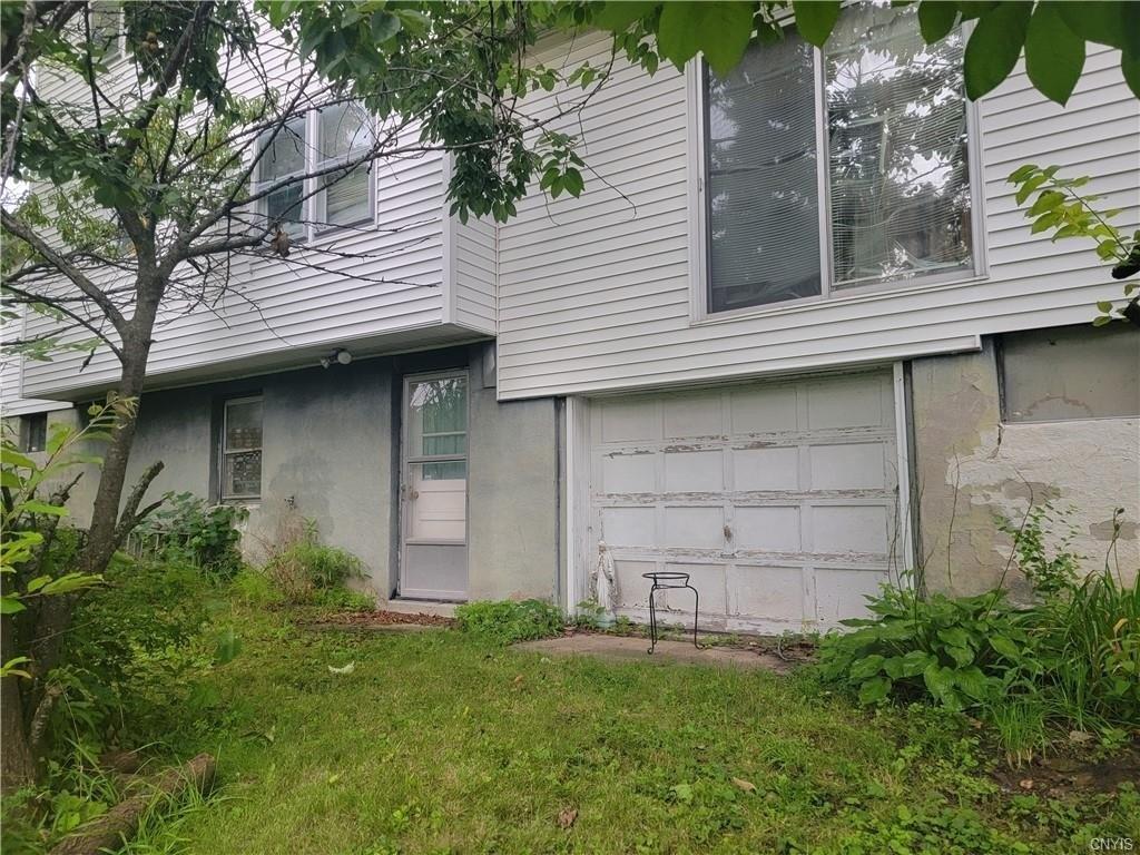 Clark Ln, Manlius, NY 13104