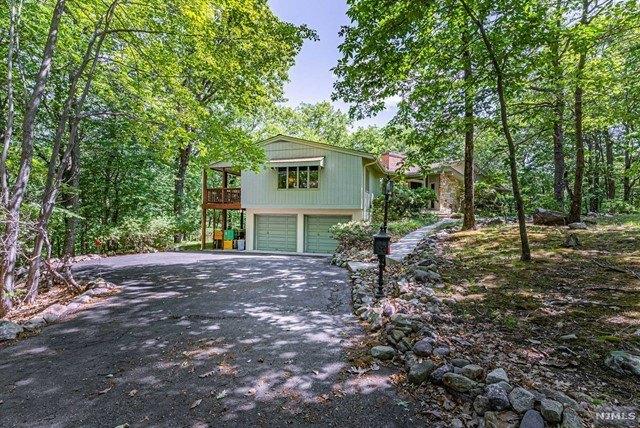 Hilltop Rd, Kinnelon, NJ 07405