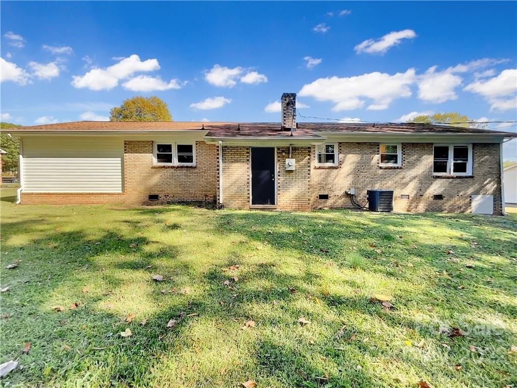Greenwood Dr, Gastonia, NC 28052