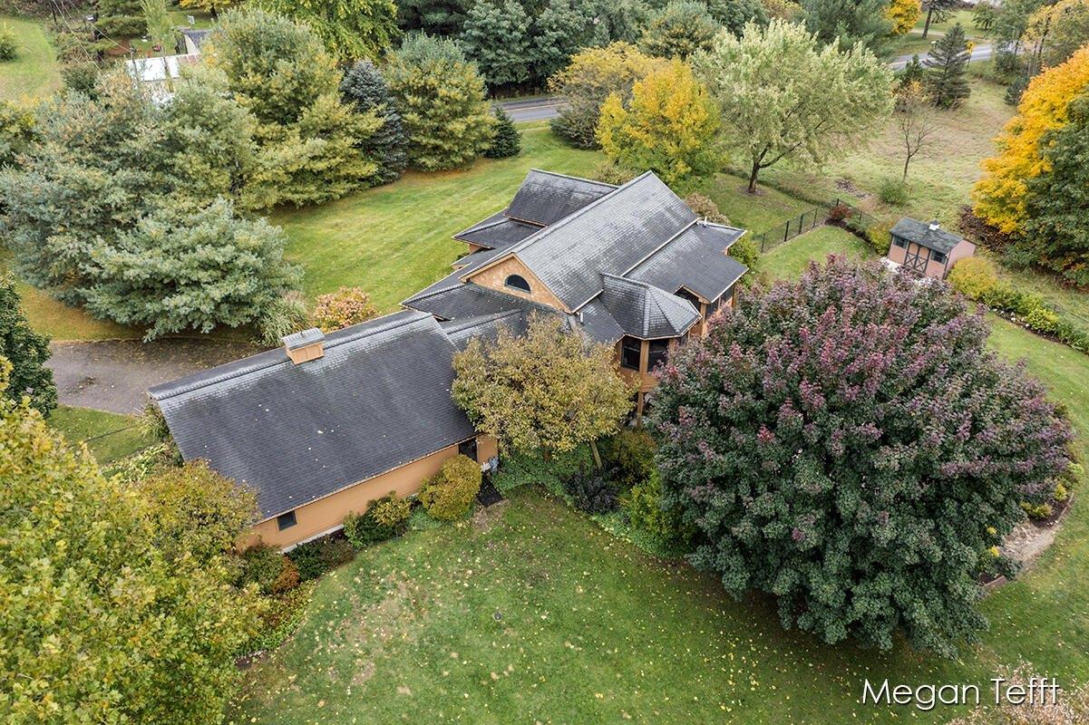 Pine Lake Ave, Cedar Springs, MI 49319