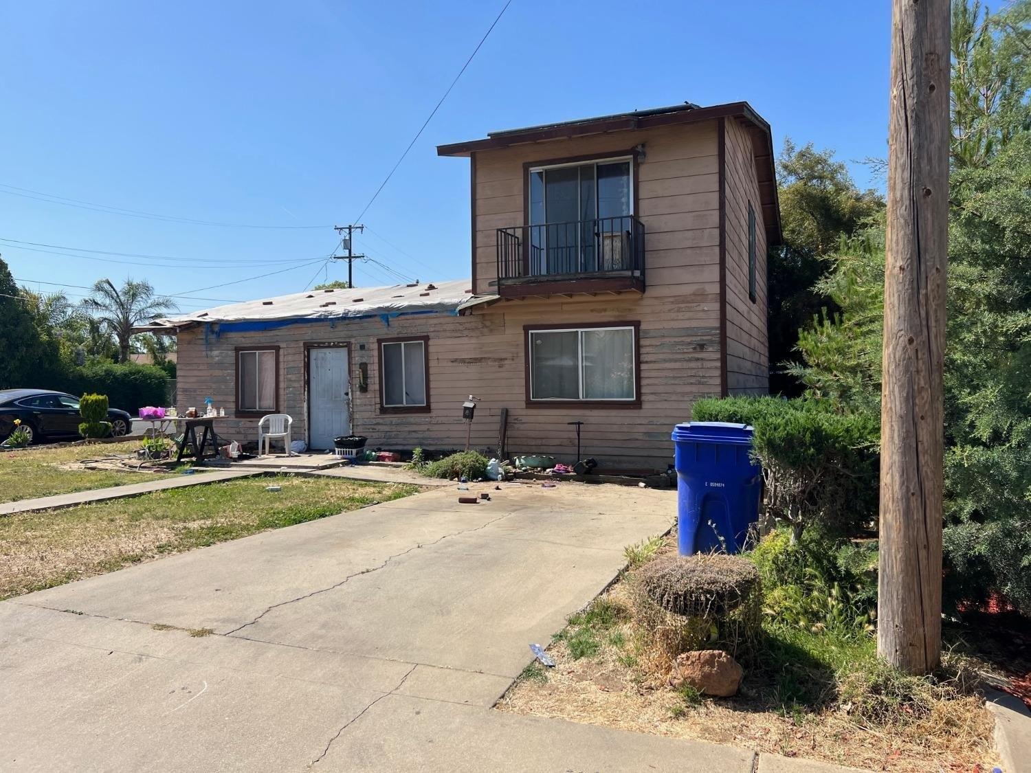 E Magnolia Way, Dinuba, CA 93618