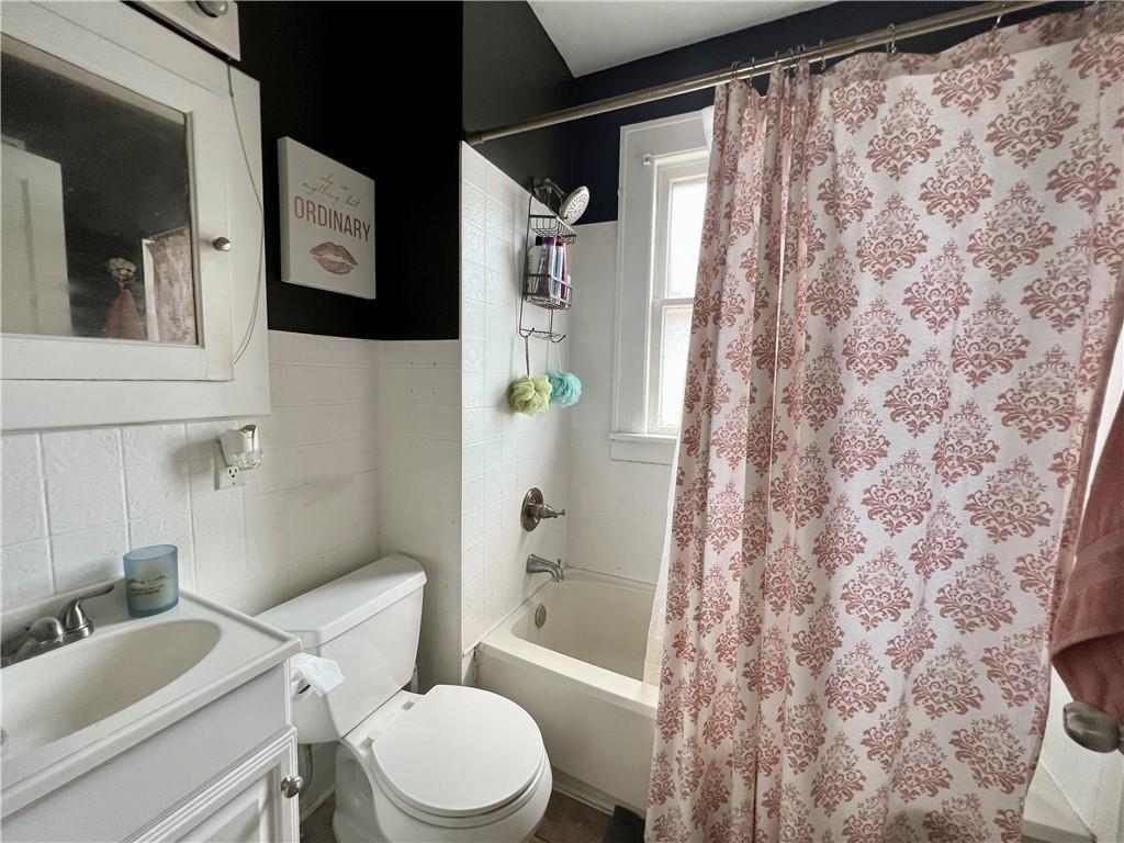 W 33rd St, Erie, PA 16508