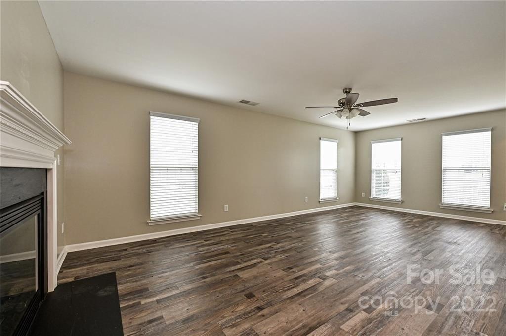 Balsam Tree Dr, Charlotte, NC 28269