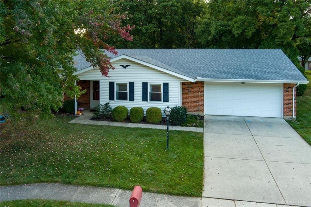 Hawthorne Dr, Tipp City, OH 45371