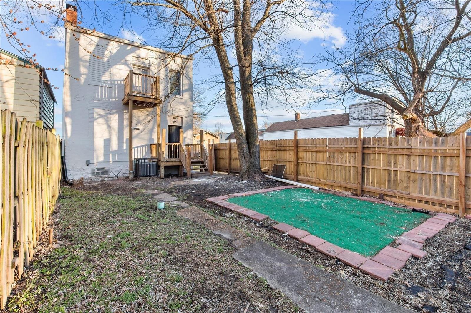 Clay Ave, Saint Louis, MO 63115