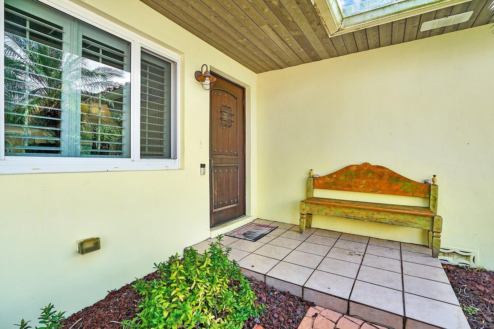 Anna St, Ocean Ridge, FL 33435