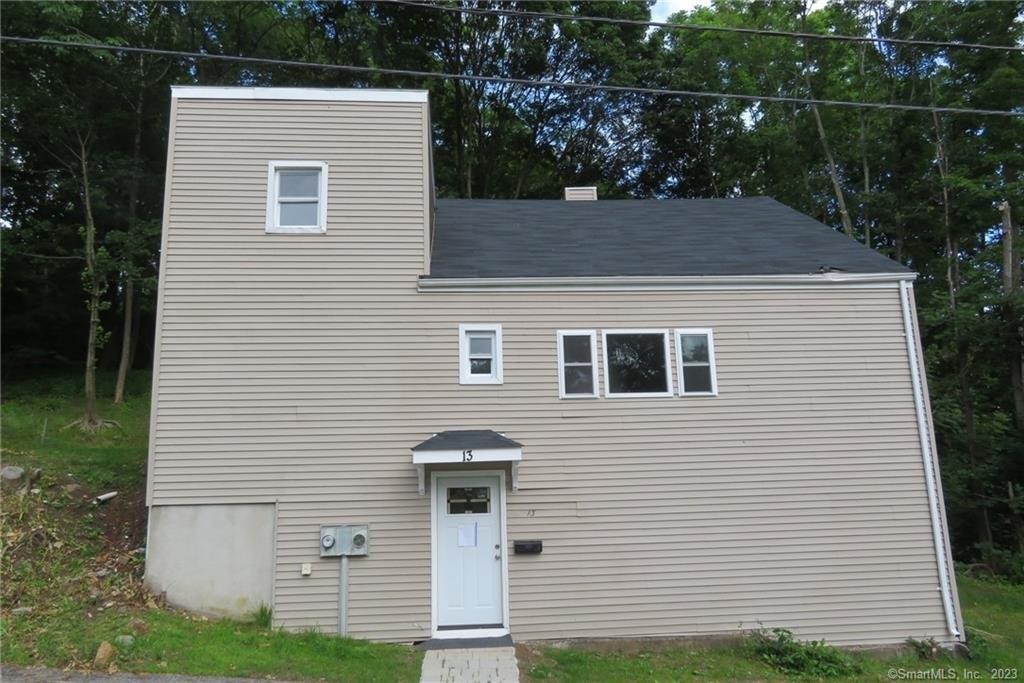 Market St, Putnam, CT 06260