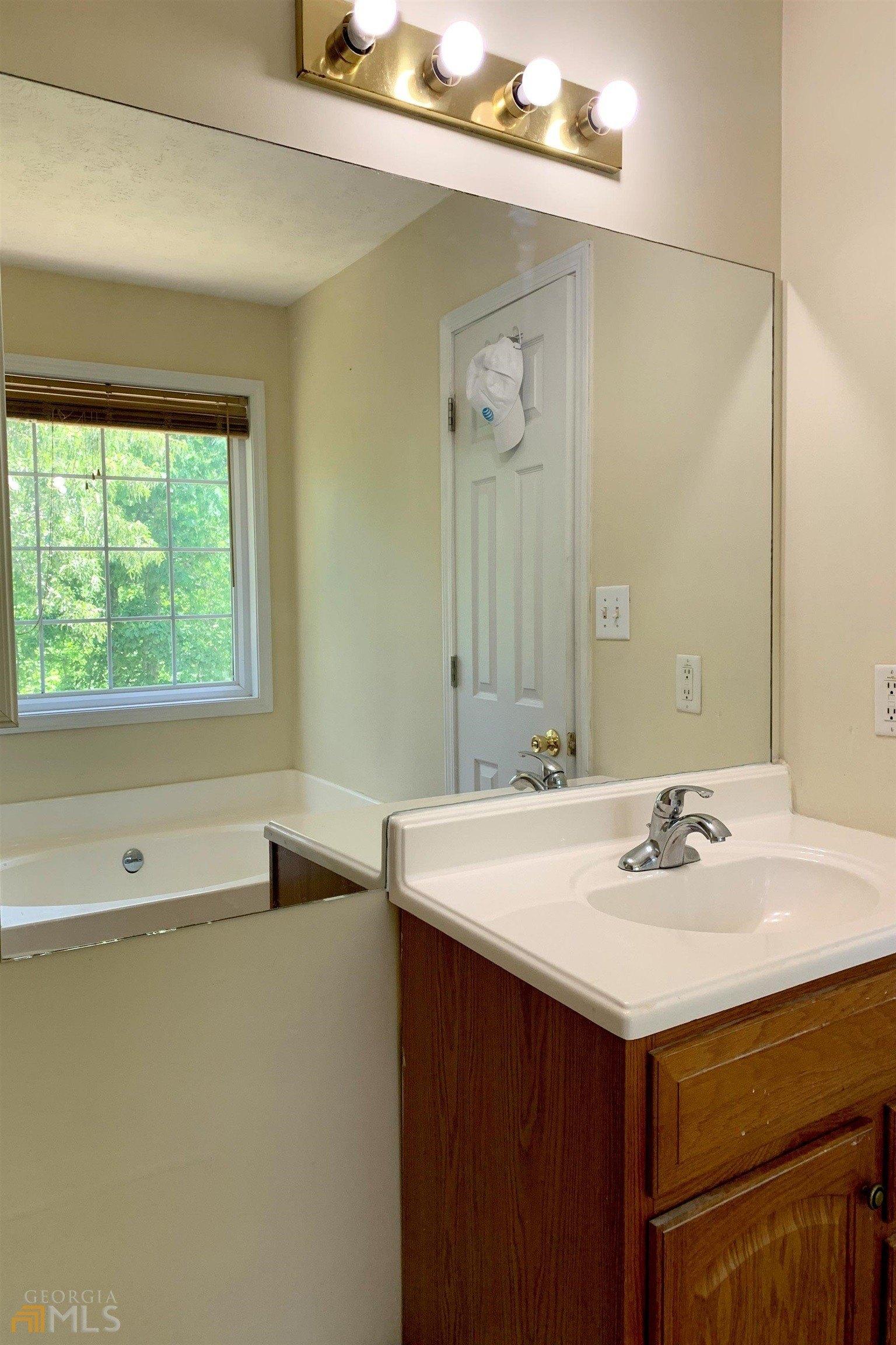 Riley Farm Rd, Lula, GA 30554