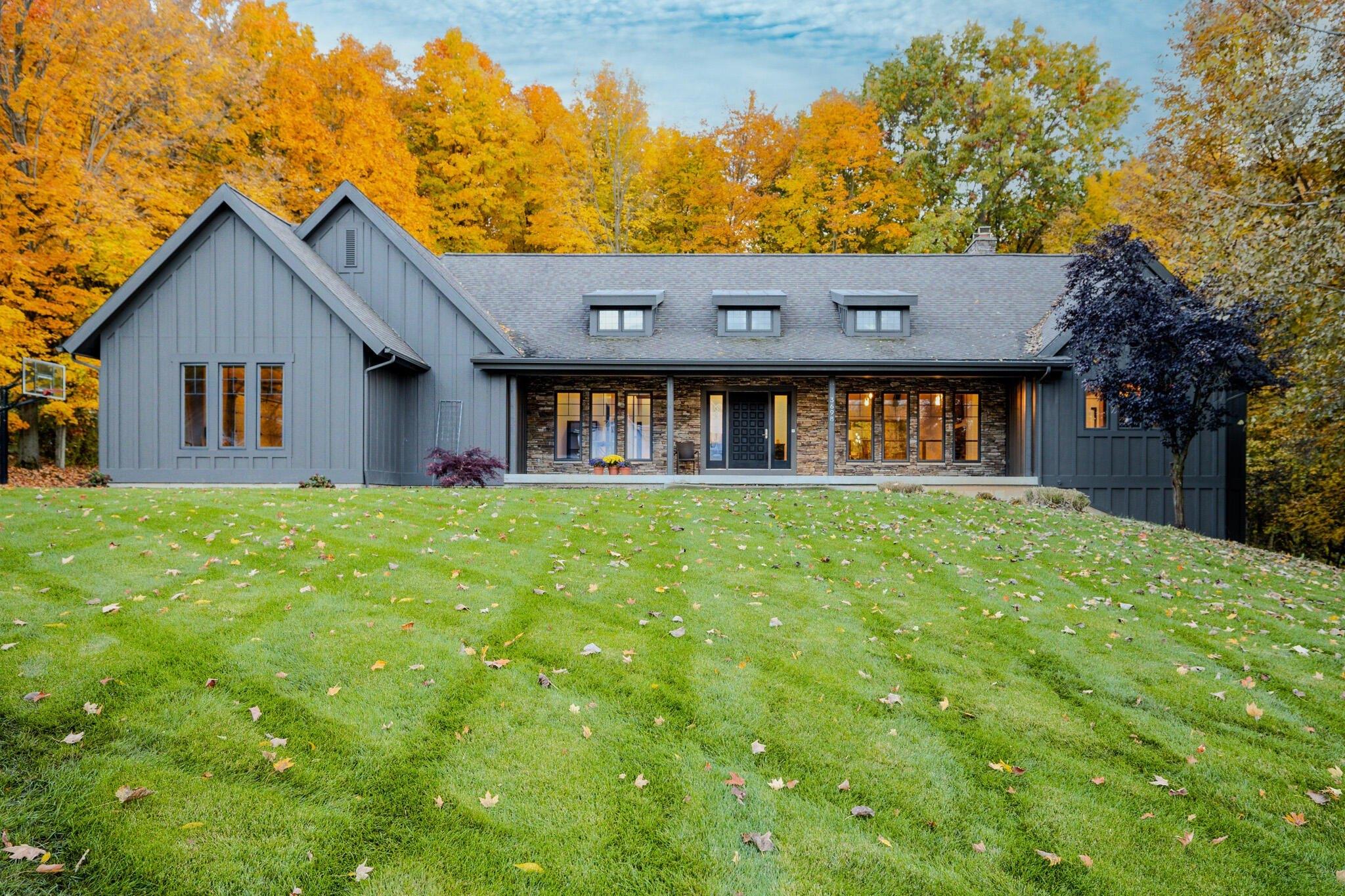 River Isle Ct Ne, Rockford, MI 49341