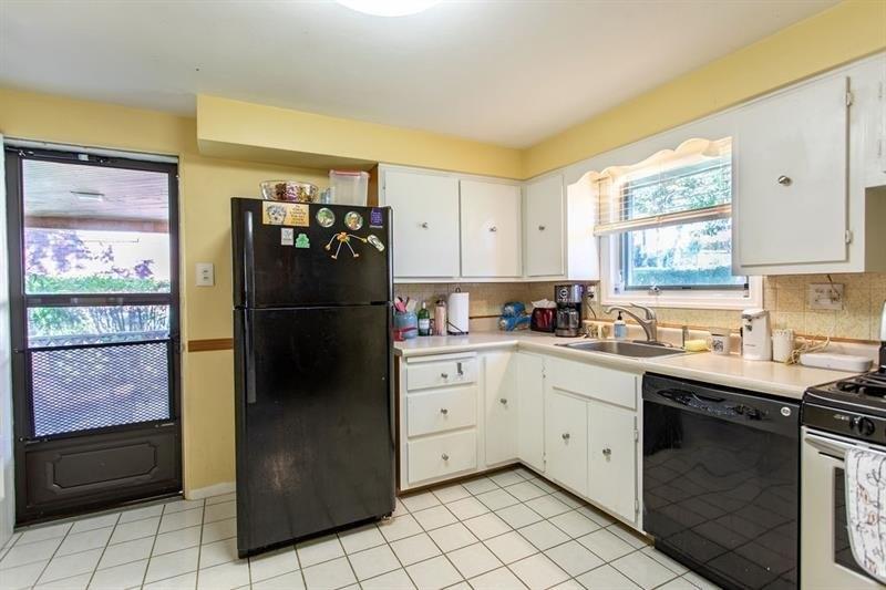 Corbett Ave, Irwin, PA 15642
