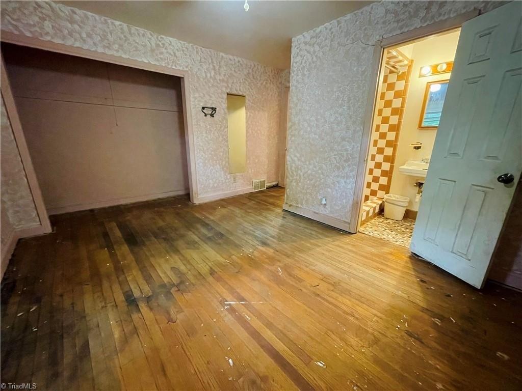 Miltwood Dr, Greensboro, NC 27455