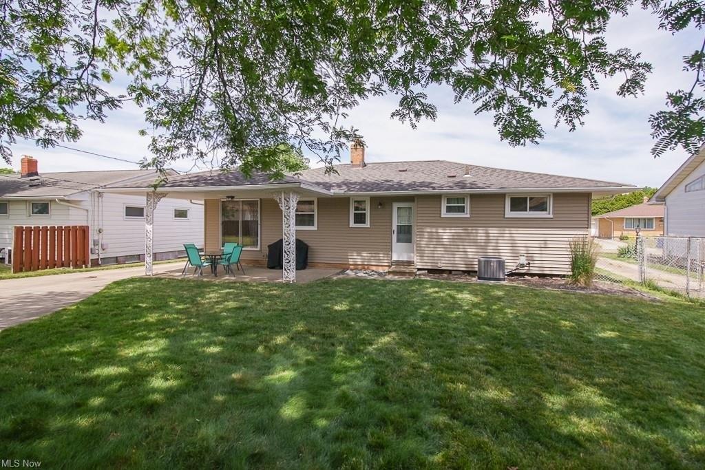 Reid Dr, Cleveland, OH 44130