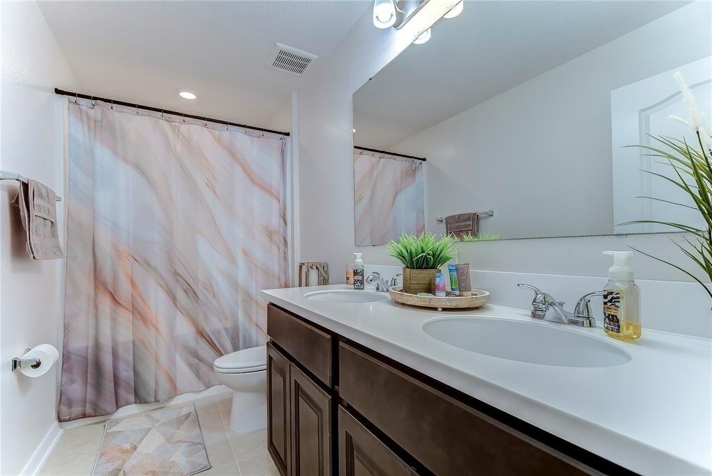 Brick Cobblestone Dr, Riverview, FL 33579