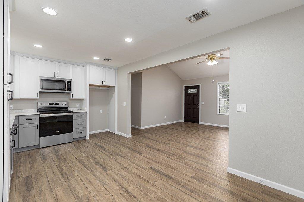 Lightfoot Rd, Lufkin, TX 75901