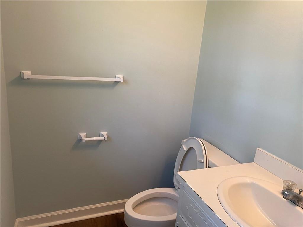 Parkwood St, Burlington, NC 27215