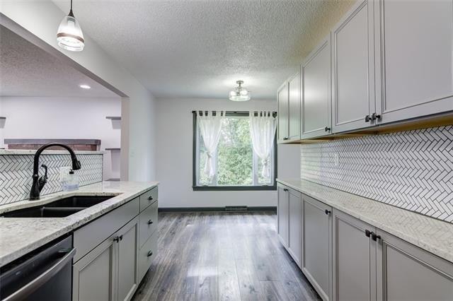 N Garfield Ave, Kansas City, MO 64118