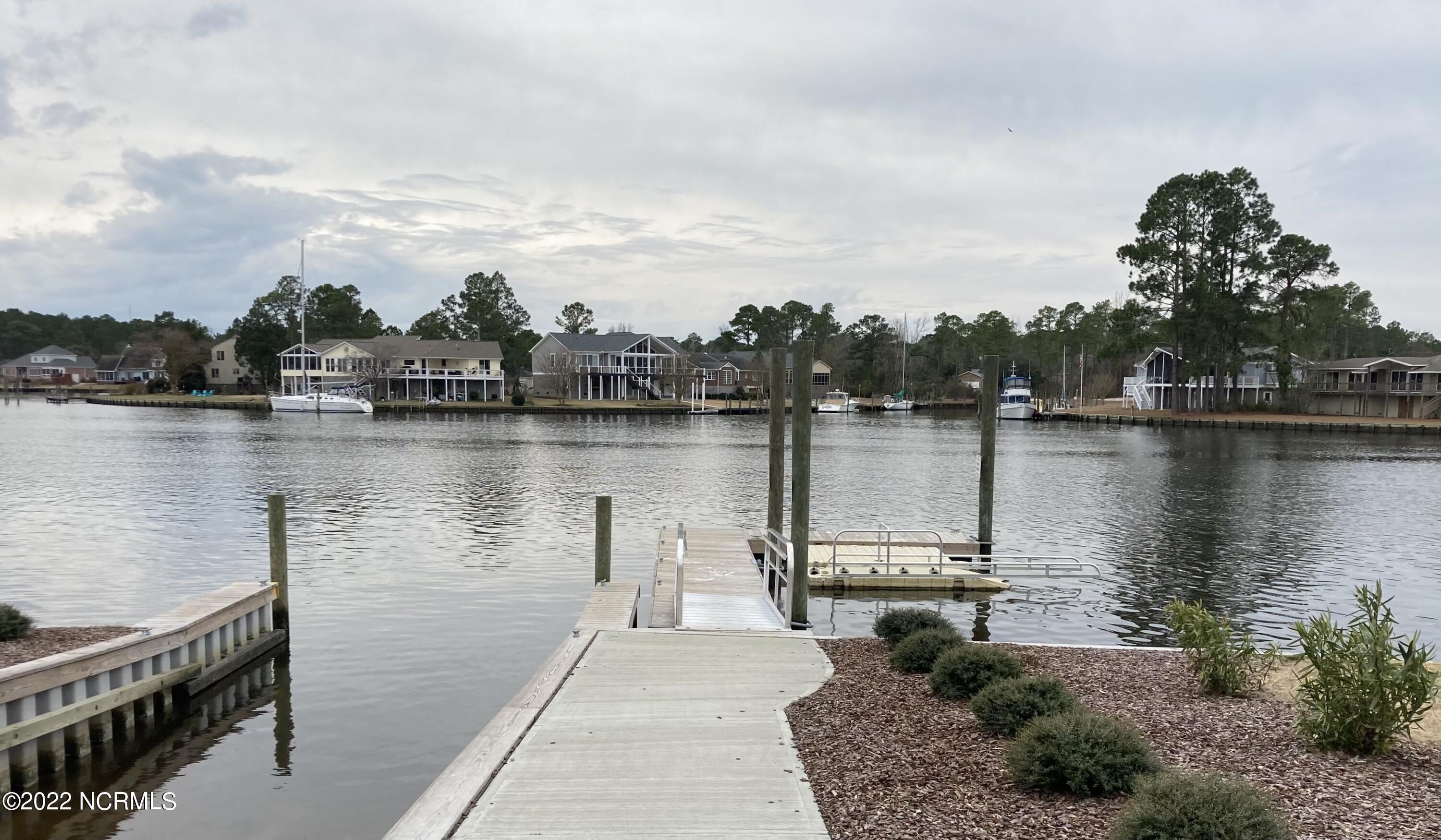 Santo Domingo Ct, New Bern, NC 28560