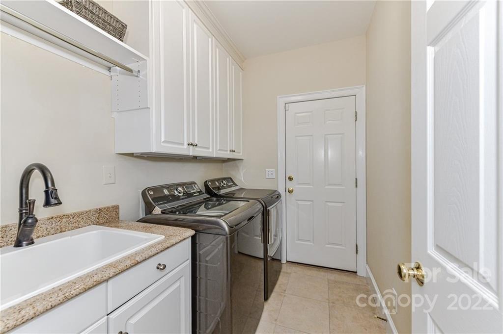 Pound Hill Ln, Charlotte, NC 28277