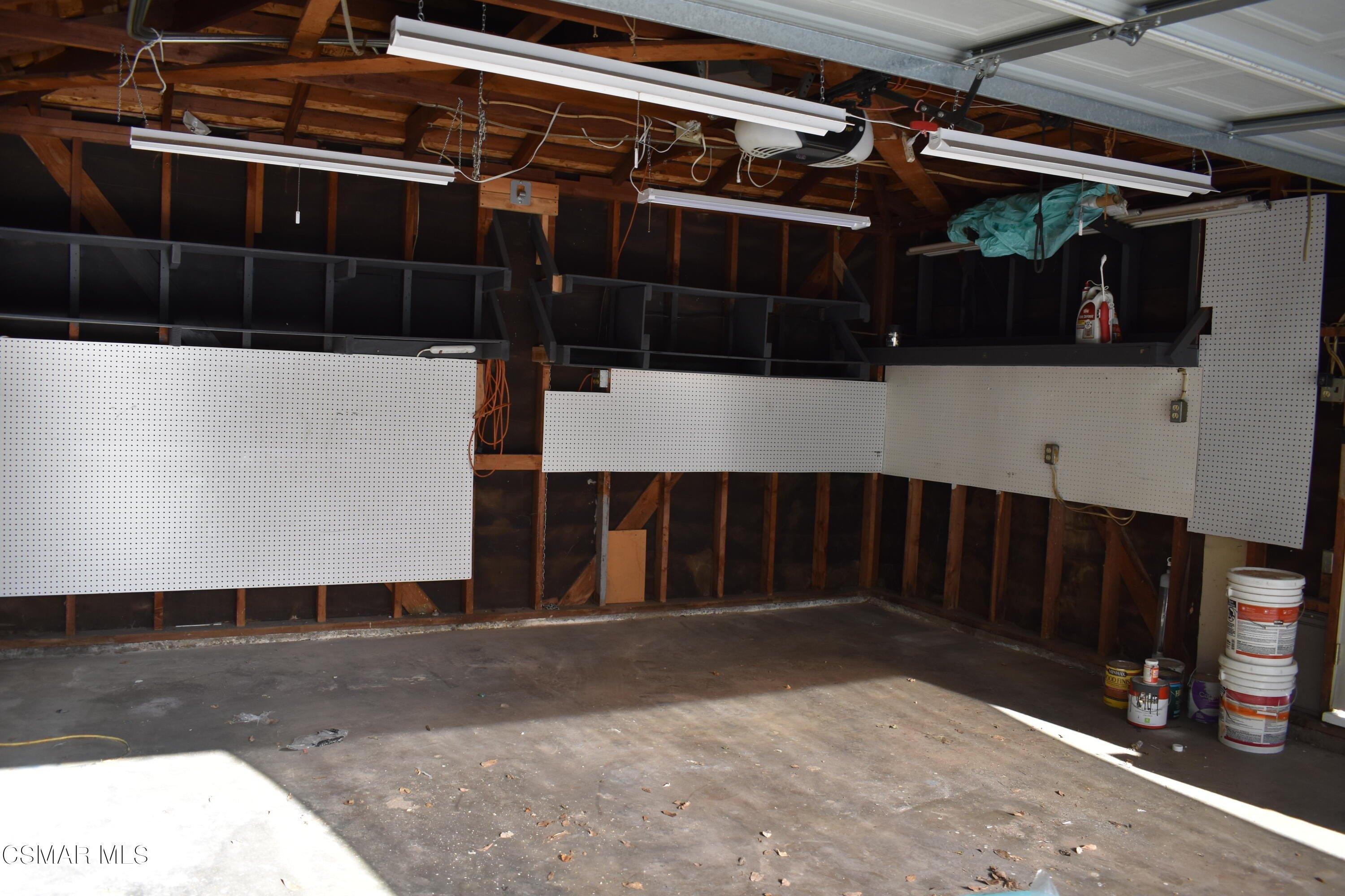 Wish Ave, Van Nuys, CA 91406