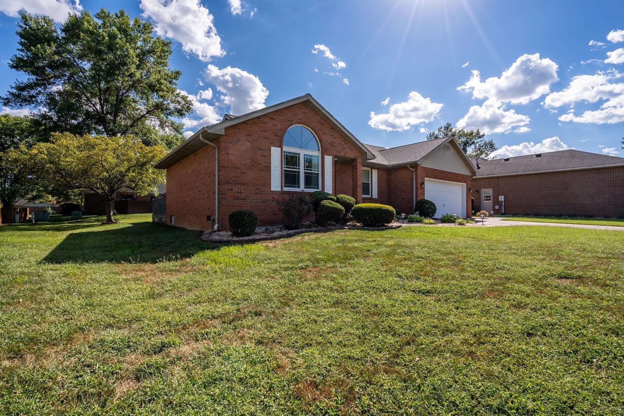 Woodside Ct, Evansville, IN 47711