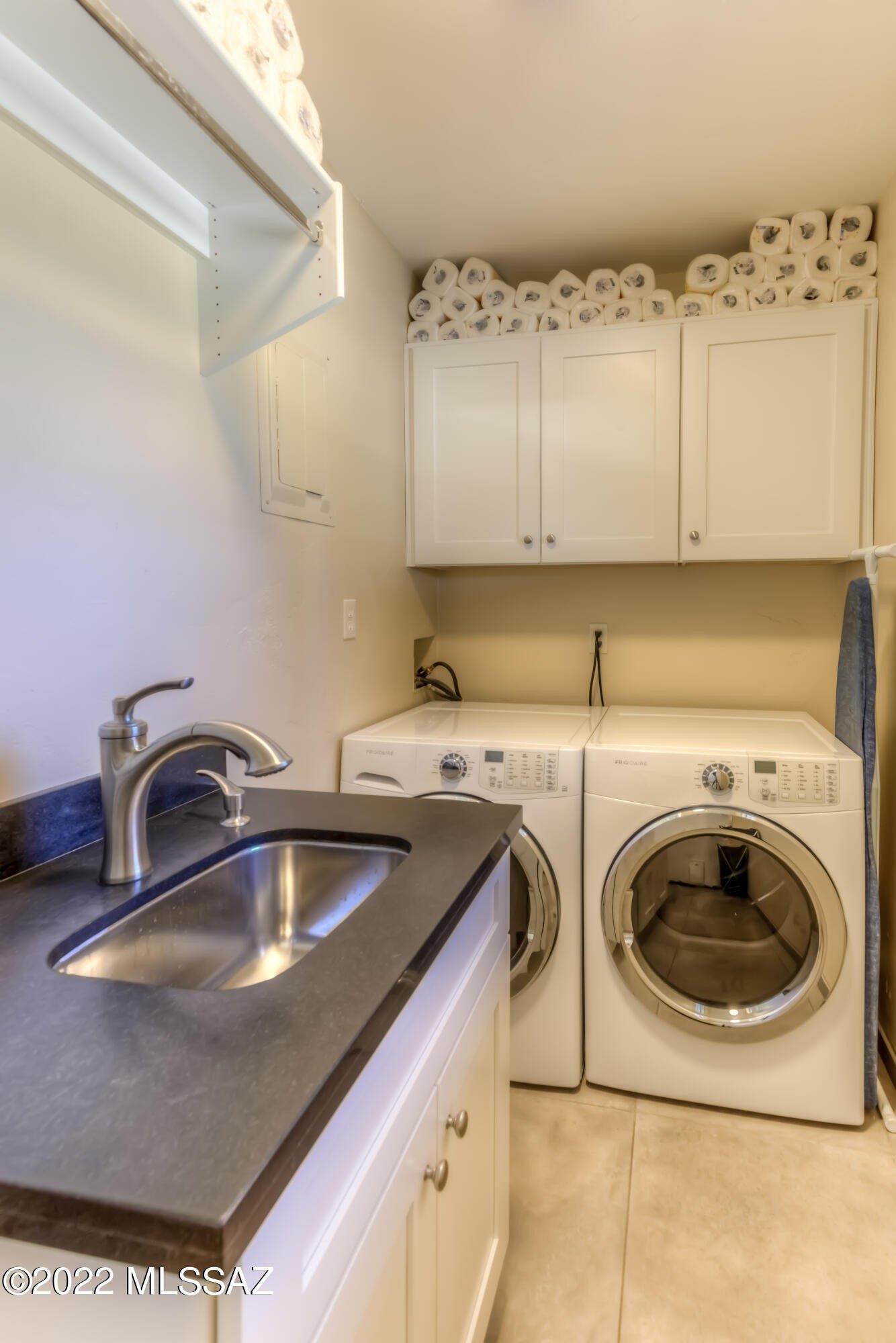 E Bellevue St, Tucson, AZ 85715