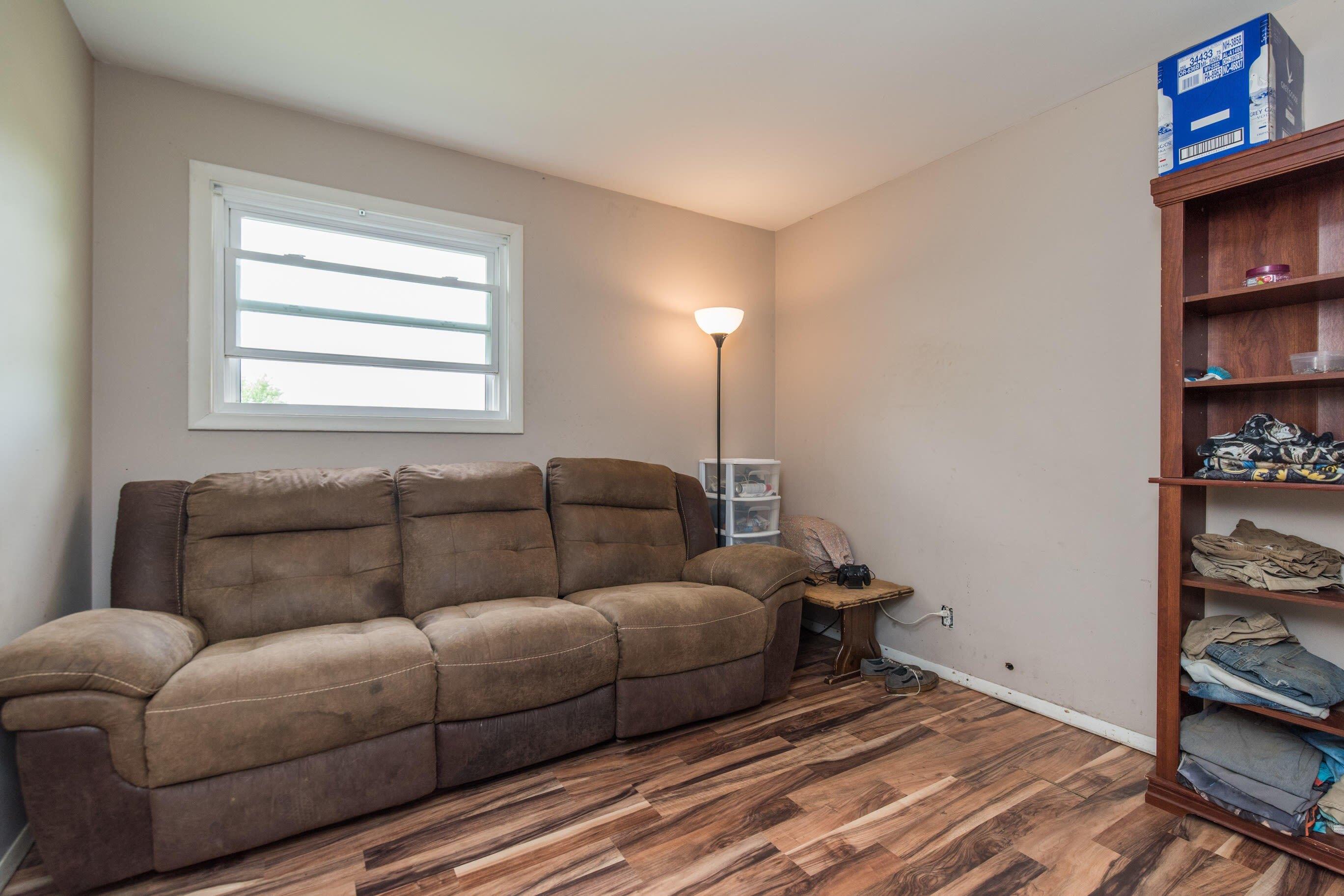 Hickory Dr, Frankfort, KY 40601