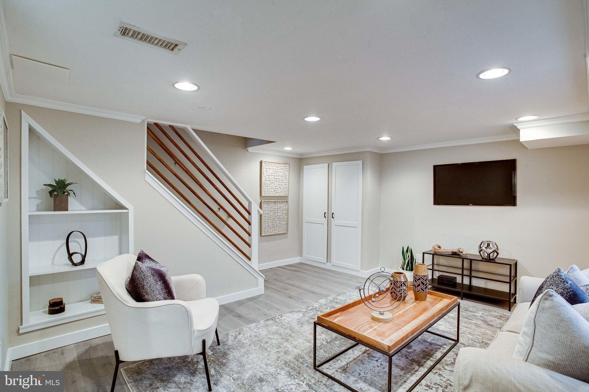 Wilson Ave, Alexandria, VA 22305