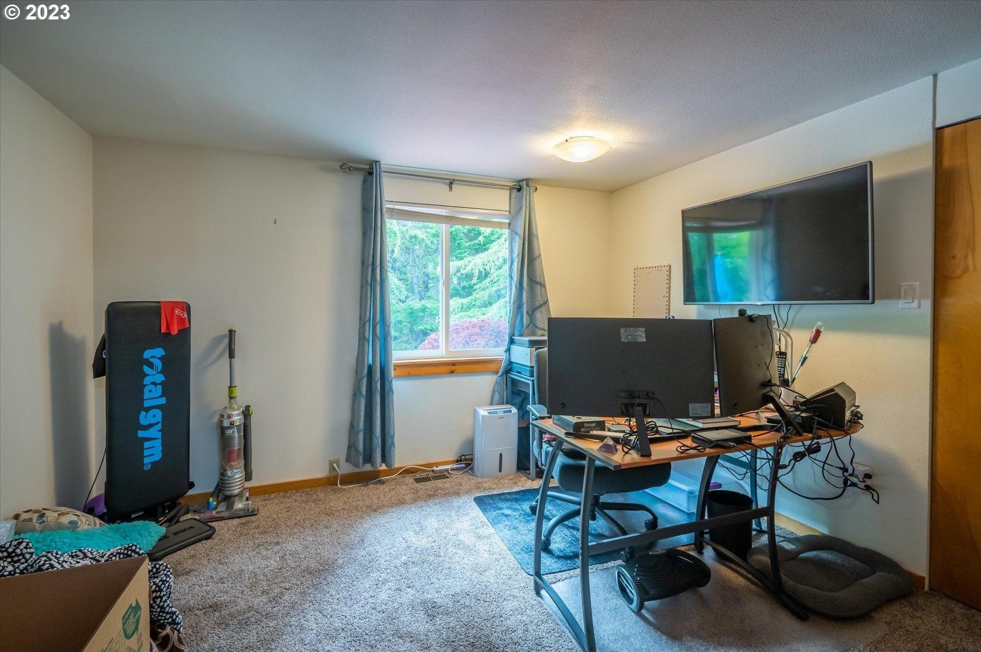 Lincoln St, North Bend, OR 97459