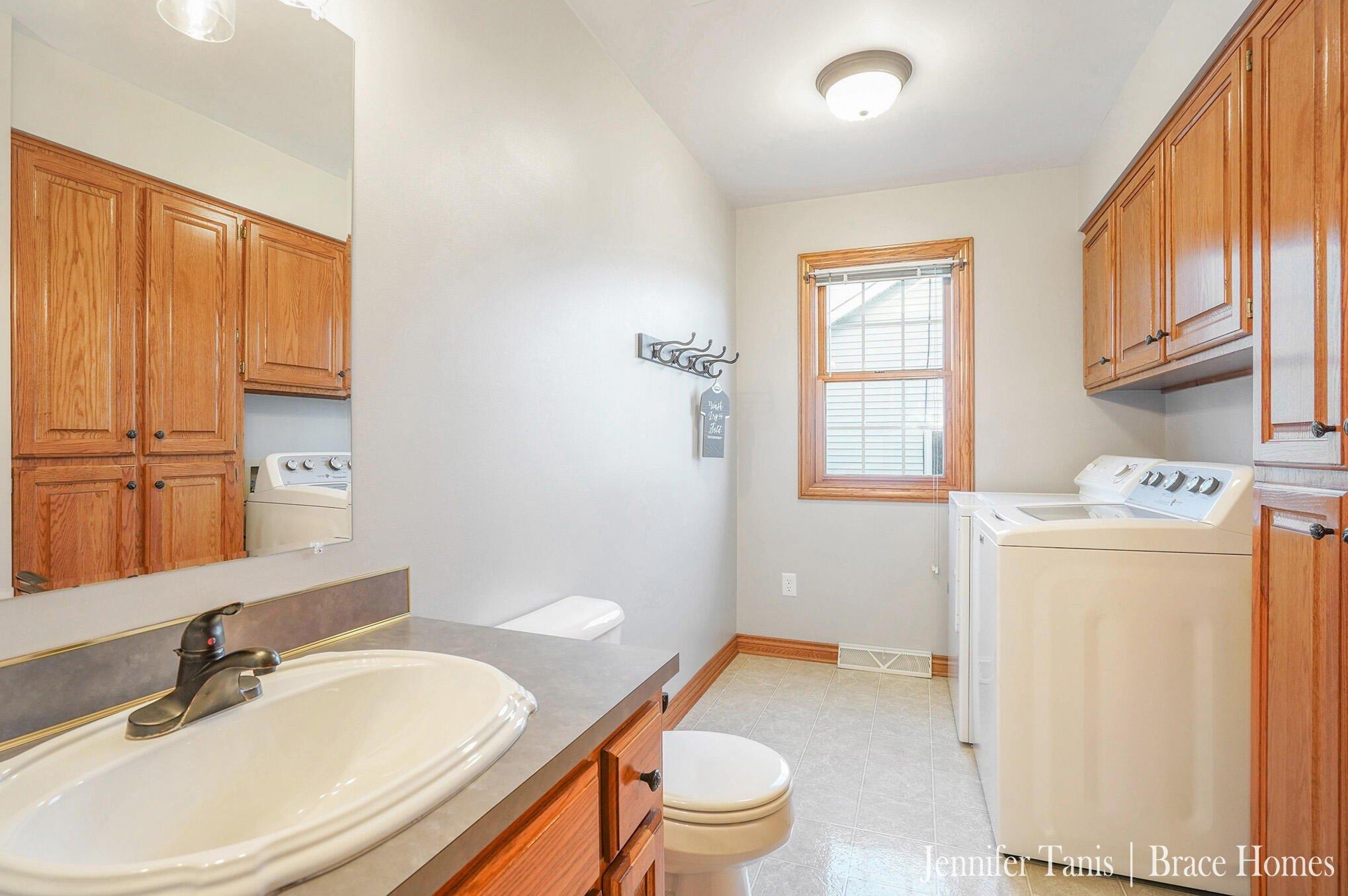 Sunningdale Dr, Hudsonville, MI 49426
